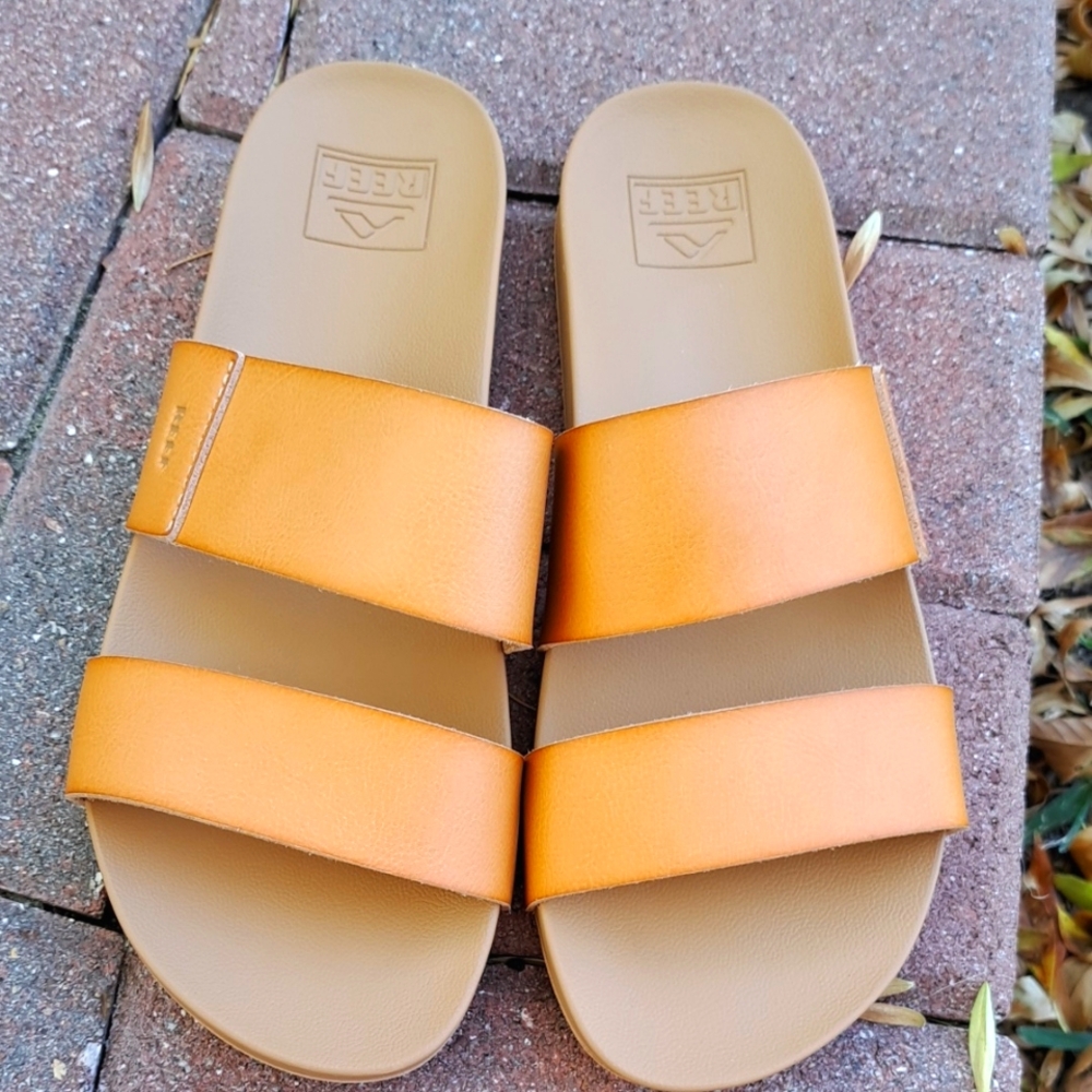 Reef slip on slides, size 6, tan